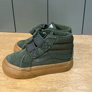 VANS shoes for toddlers//bbay ! lightly worn. No box